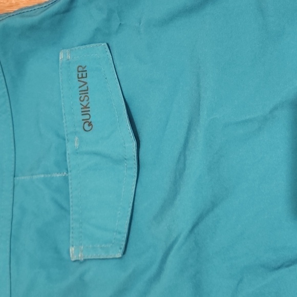 Quicksilver Shorts - Picture 4 of 6